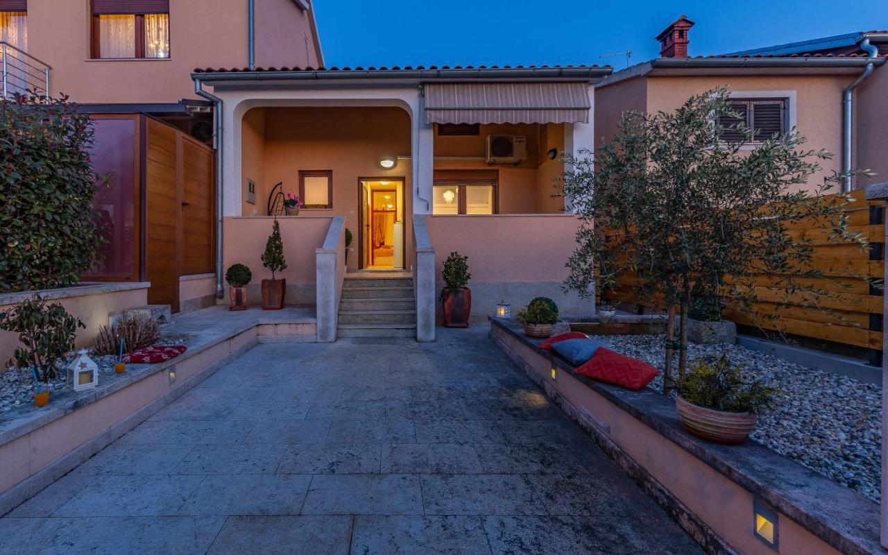 Sweet House With Free Parking Holiday home Pula