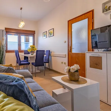 Villa Sweet House With Free Parking Pula Exterior foto
