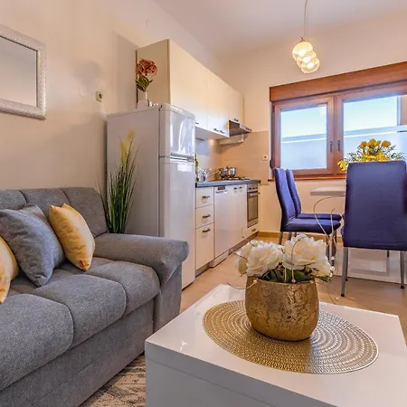 Villa Sweet House With Free Parking Pula Exterior foto