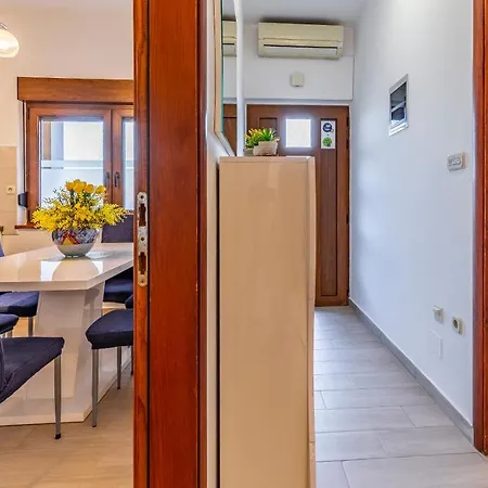 Villa Sweet House With Free Parking Pula Exterior foto
